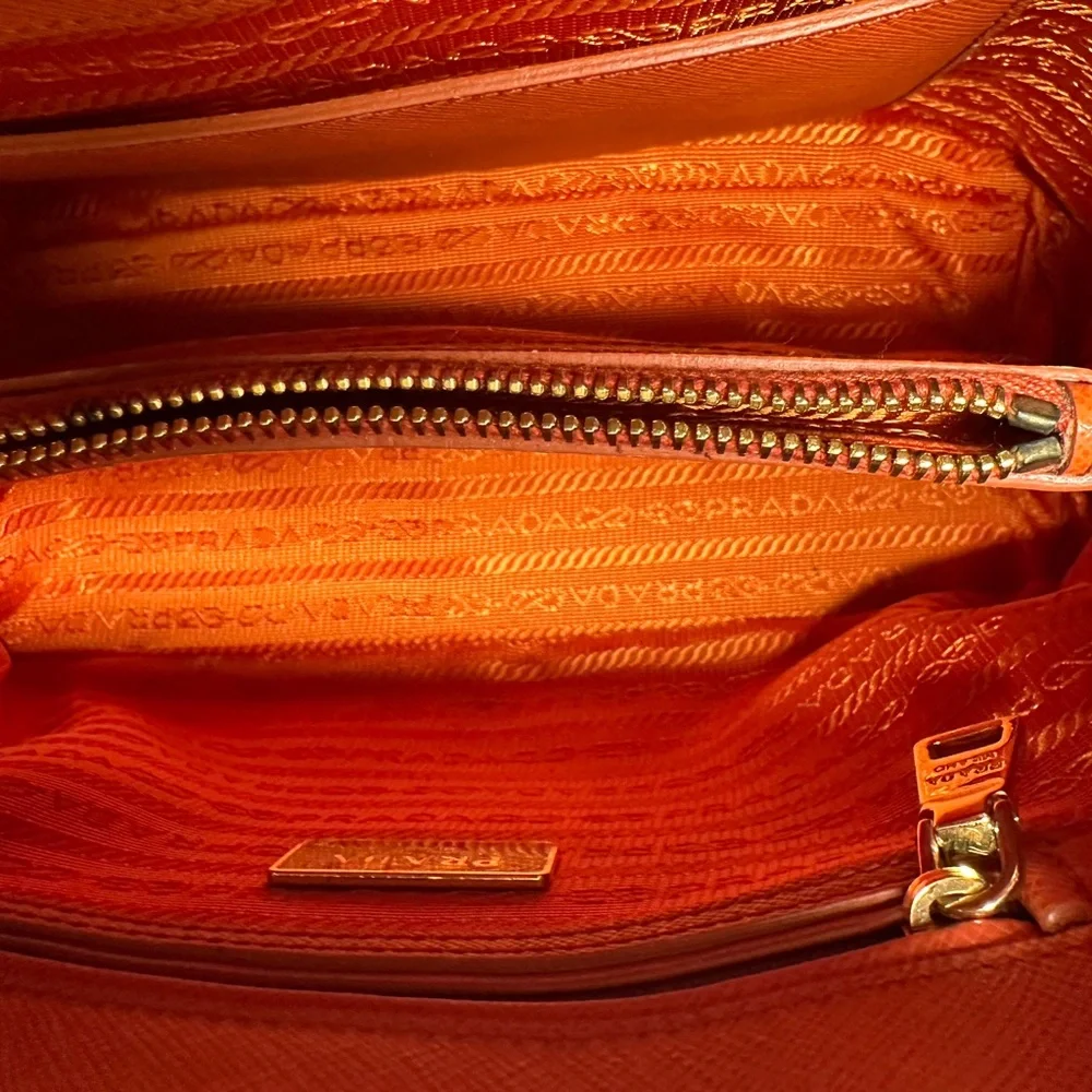 Prada Saffiano Lux Leather Small Promenade Bag With Gold Hardware - Picture 10 of 11